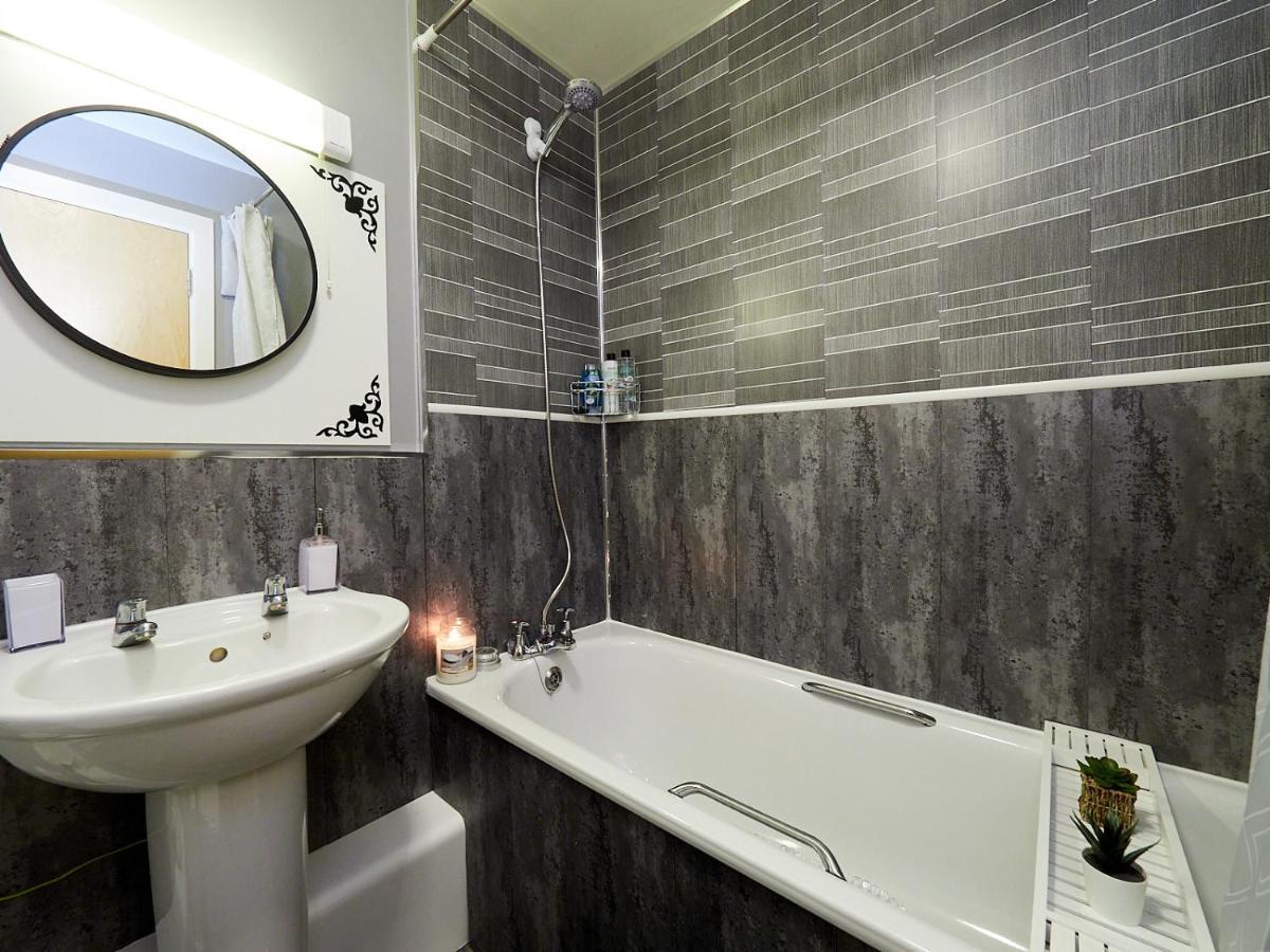 Beauchamp Suite In Coventry City Centre Cv1 For Contractors Professionals Tourists Relocators Students And Family Esterno foto